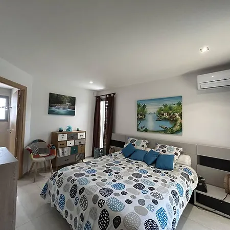 Villa Contemporaine Avec Piscine Privée Et Climatisation à 15min Plages - Fr-1-529-251