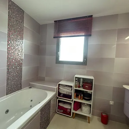 Villa Contemporaine Avec Piscine Privee Et Climatisation A 15min Plages - Fr-1-529-251